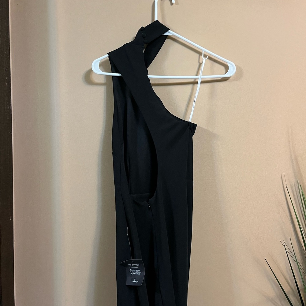 Elegant Black Halter Dress - Picture 3 of 5